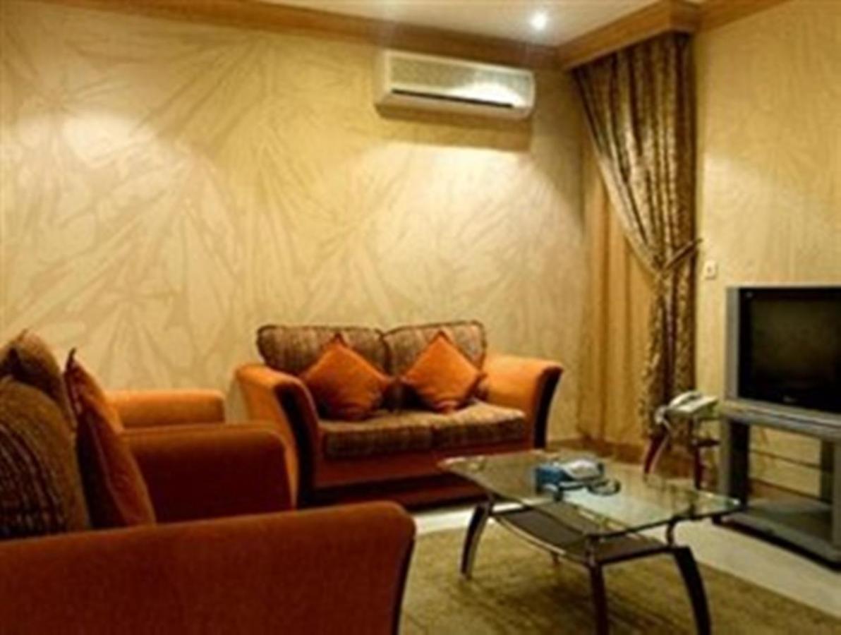 Bait Al Amani Suites Riyadh Room photo